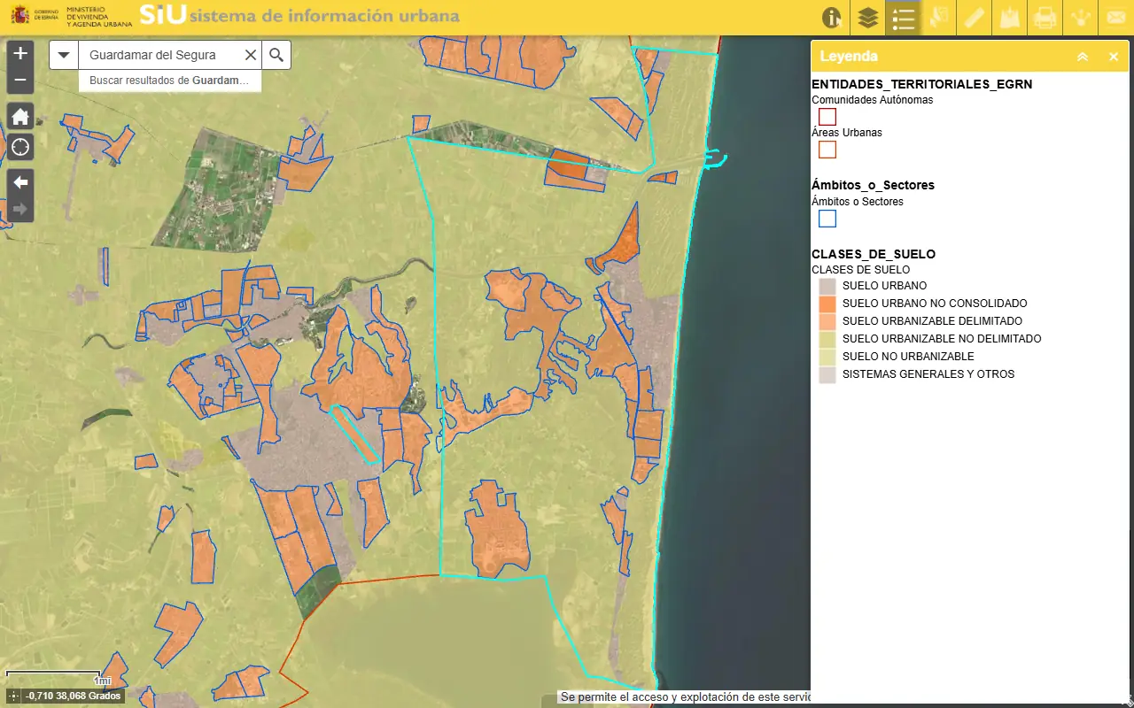 Le visualiseur du SIU sur la commune de Guardamar del Segura, avec les classes de sol en couleur et la légende : suelo urbano, urbanizable et no urbanizable